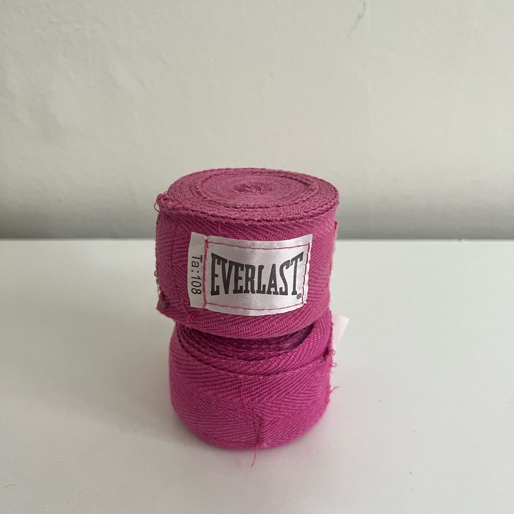 Pink boxing wraps | Everlast